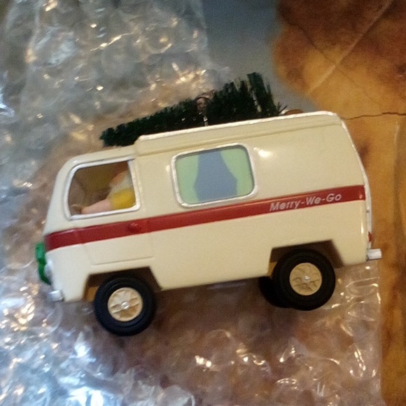 Mr & Mrs Santa Claus vacation RV &  ornaments NIB - Picture 5 of 8